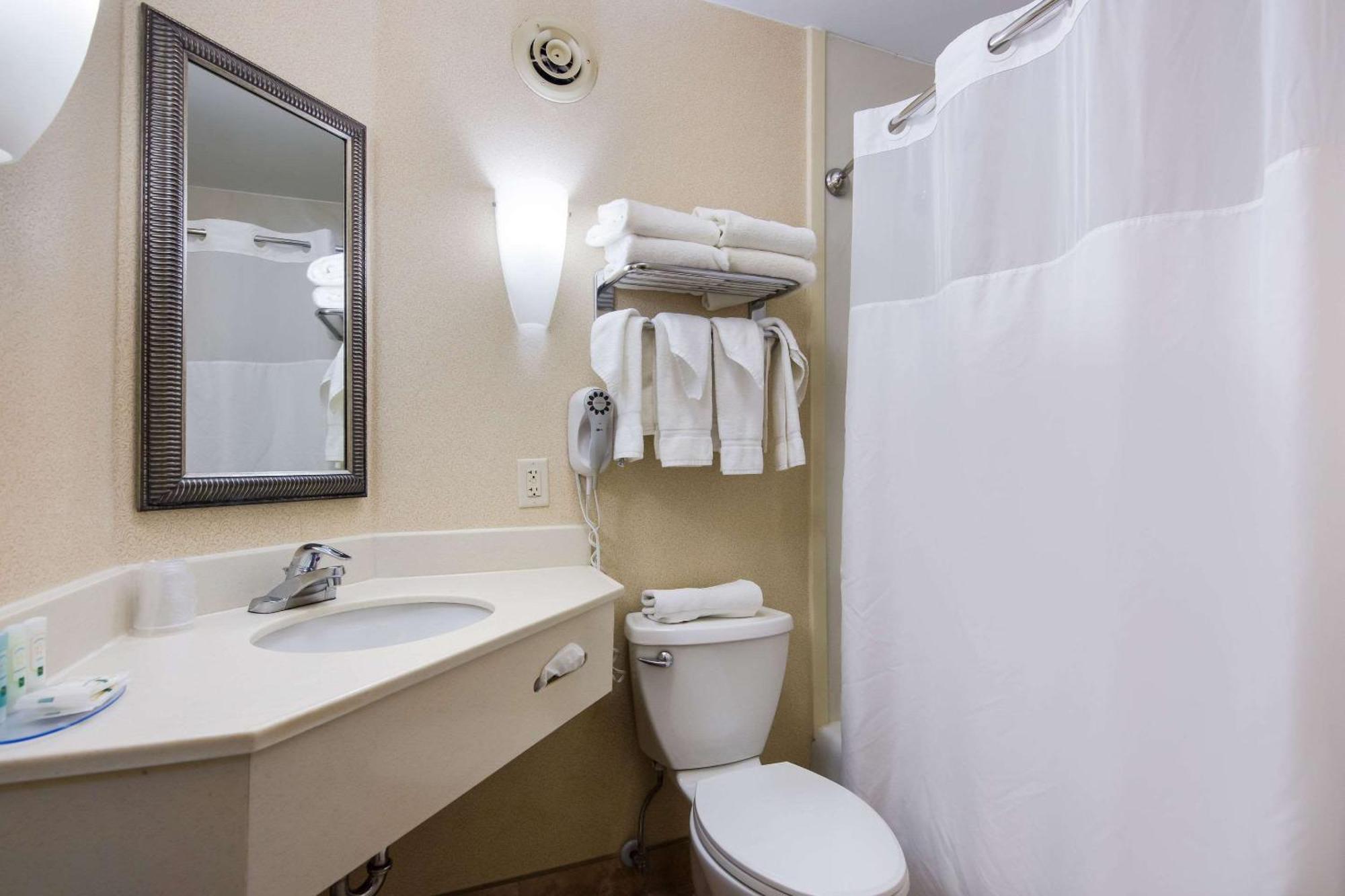 Quality Inn Oneonta Cooperstown Area Luaran gambar